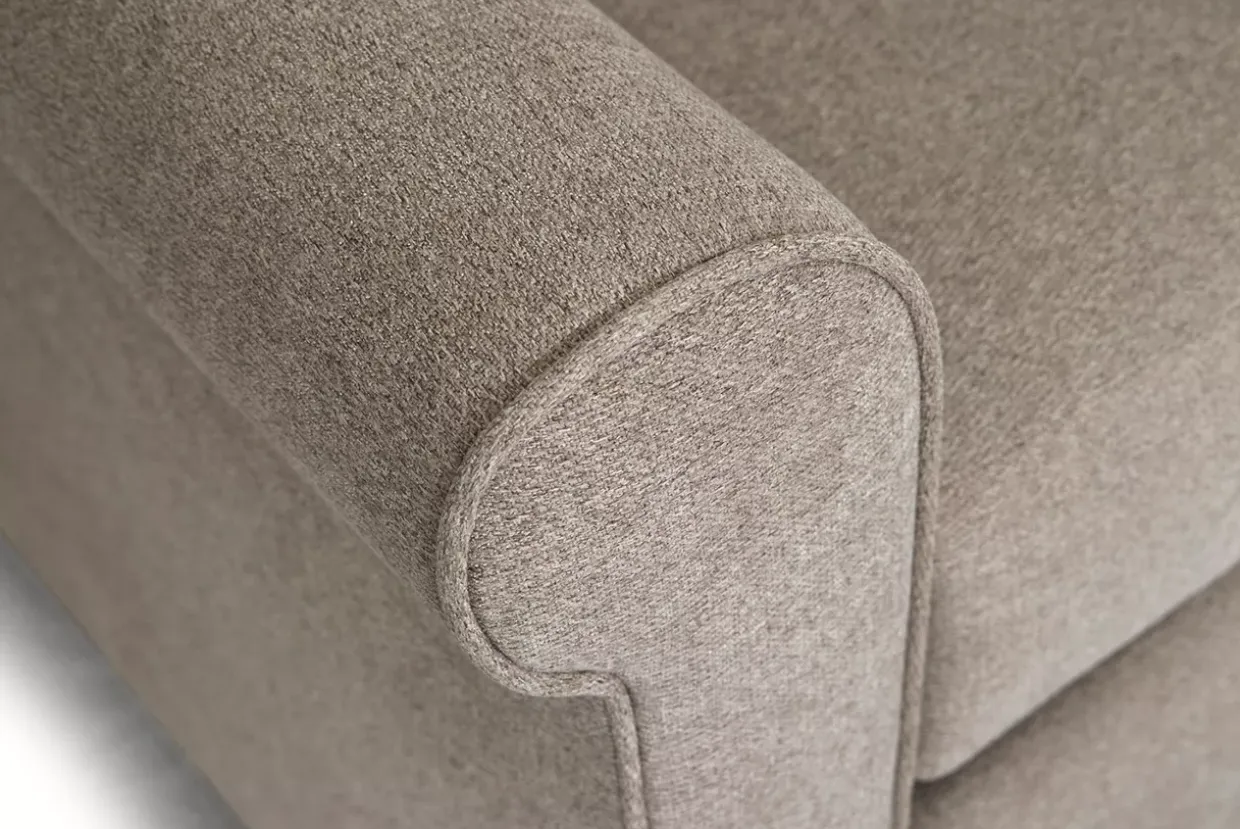 Alaina Loveseat