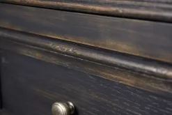 Blackburn Chest