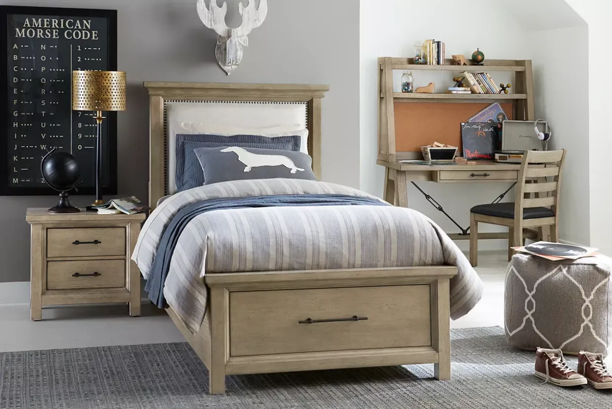 Grayson Desk with Hutch